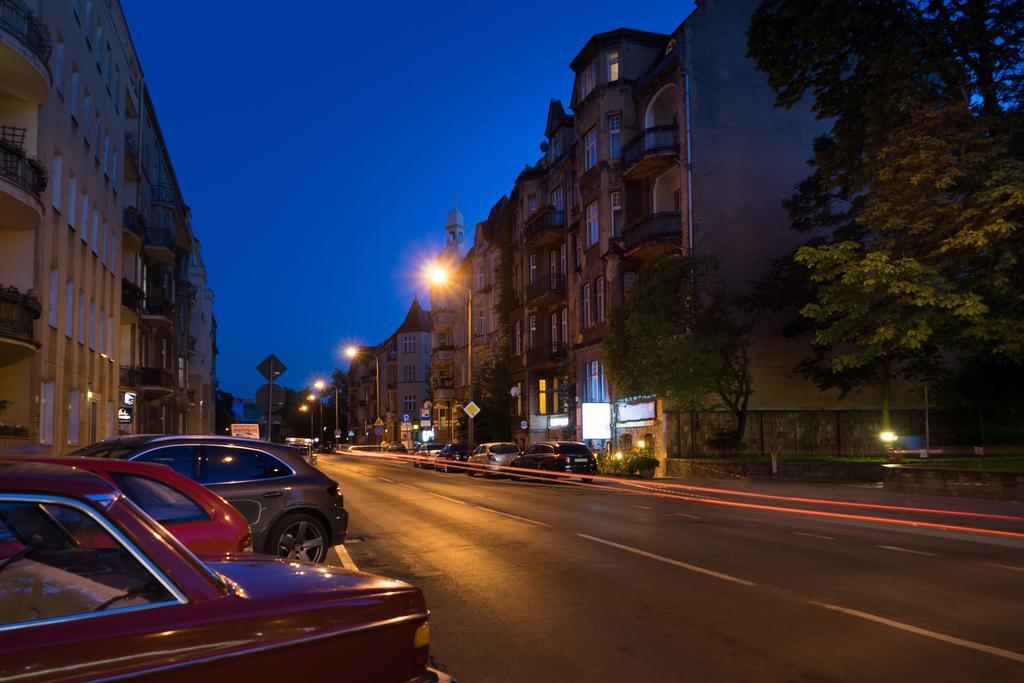 1 Night In Poznan - Matejki Apartments Værelse billede